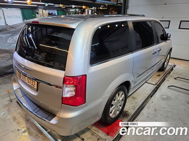 Chrysler Grand Voyager из Кореи Encar