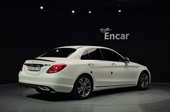 Mercedes-Benz C-Class C220 d Avantgarde — пробег 48 022 км — фото 2 из 5
