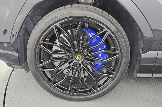 Lamborghini Urus 4.0 V8 SE — пробег 8 717 км — фото 5 из 5