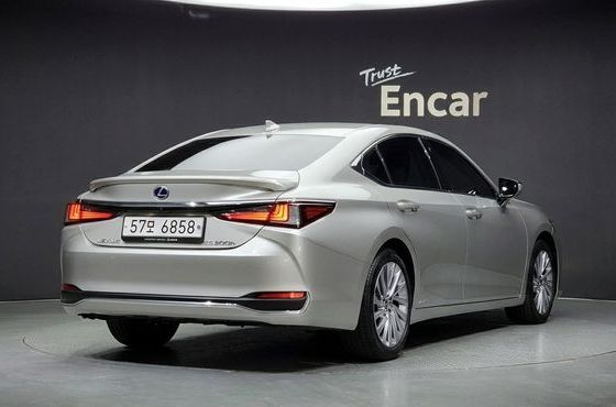 Lexus ES Executive — пробег 36 268 км — фото 2 из 5