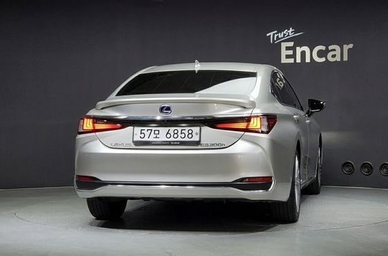 Lexus ES Executive — пробег 36 268 км — фото 4 из 5