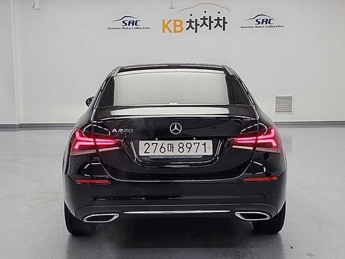 Mercedes-Benz A-Class A220 Sedan — пробег 18 004 км — фото 3 из 5
