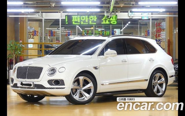 Bentley Bentayga 6.0 W12 — пробег 64 700 км — фото 1 из 5