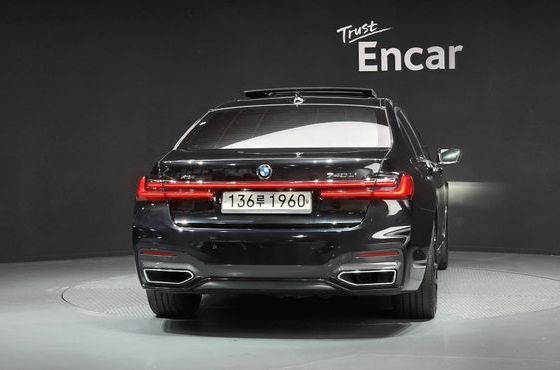 BMW 7-Series 740Li xDrive M Sport Package — пробег 126 431 км — фото 4 из 5