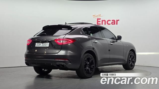 Maserati Levante из Кореи Encar