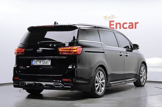 Kia Carnival 9-Seater Noblesse Special — пробег 68 978 км — фото 2 из 5