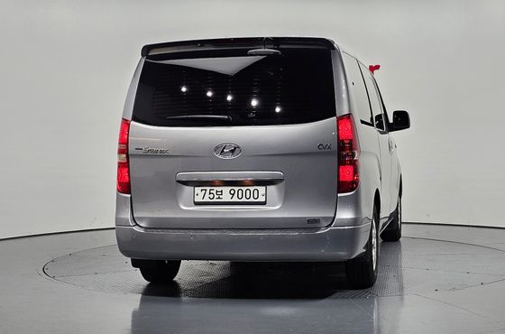 Hyundai Starex 11-Seater Wagon CVX Premium — пробег 95 503 км — фото 4 из 5