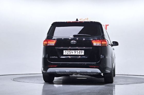 Kia Carnival 9-seater Prestige — пробег 172 028 км — фото 4 из 5