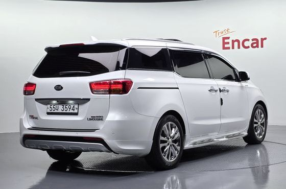 Kia Carnival Gasoline 7-seater Limousine President — пробег 67 905 км — фото 2 из 5