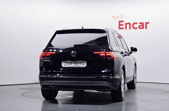 Volkswagen Tiguan 2.0 TDI Premium — пробег 48 821 км — фото 4 из 5