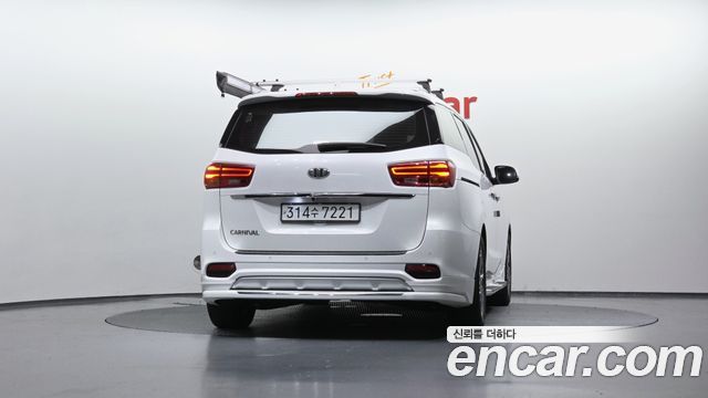 Kia Carnival из Кореи Encar