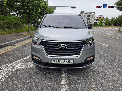 Hyundai Starex Wagon 12-Seater Smart — пробег 104 360 км — фото 2 из 5