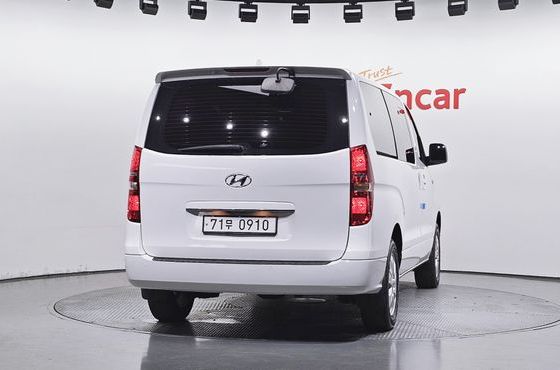 Hyundai Starex 4WD Wagon 12-Seater Modern — пробег 17 024 км — фото 4 из 5