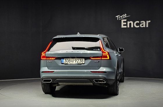 Volvo V60 B5 Pro AWD — пробег 27 803 км — фото 4 из 5