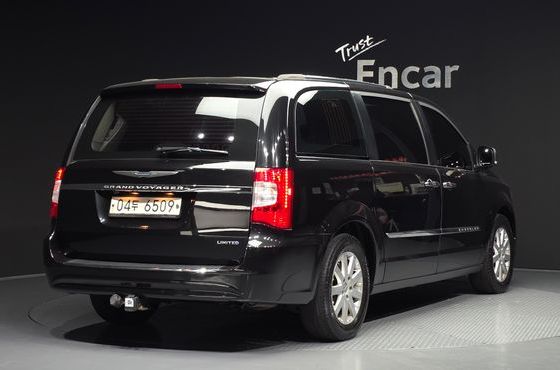 Chrysler Grand Voyager 3.6 LIMITED — пробег 141 036 км — фото 2 из 5