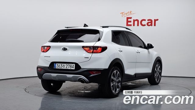 Kia Stonic из Кореи Encar
