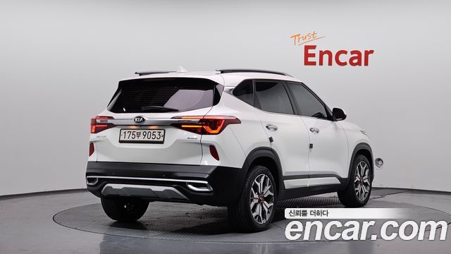 Kia Seltos из Кореи Encar