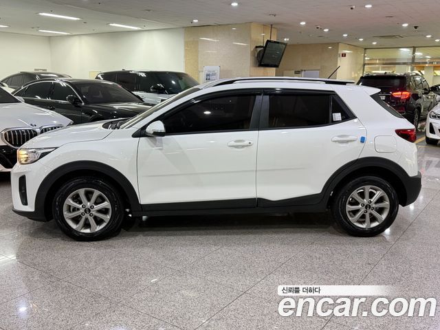 Kia Stonic из Кореи Encar