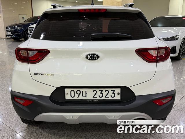 Kia Stonic из Кореи Encar