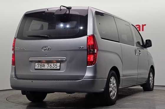 Hyundai Starex 12-Seater Wagon CVX Deluxe — пробег 221 292 км — фото 2 из 5