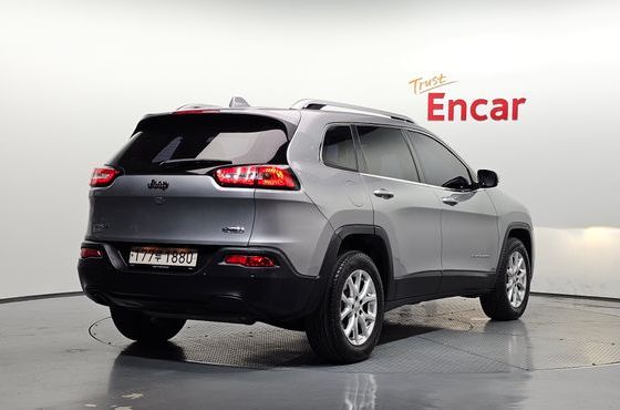 Jeep Cherokee 2.4 Longitude AWD — пробег 117 351 км — фото 2 из 5