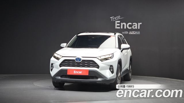 Toyota RAV4 2.5 2WD Hybrid XLE — пробег 17 562 км — фото 3 из 5