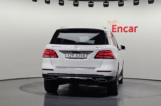 Mercedes-Benz GLE-Class GLE350 d 4MATIC — пробег 142 749 км — фото 4 из 5