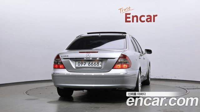 Mercedes-Benz E-Class из Кореи Encar