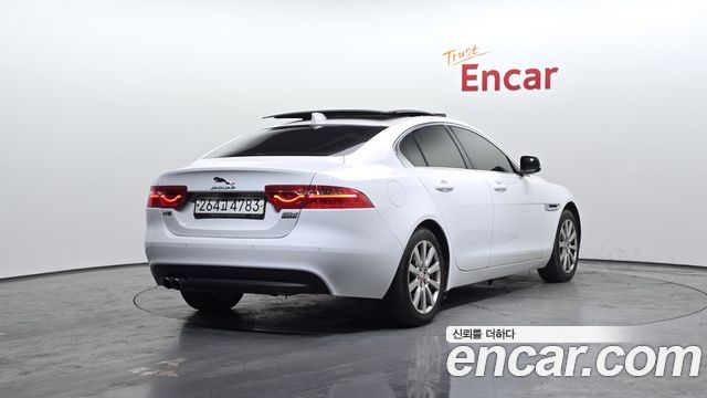Jaguar XE 20d Perstige AWD — пробег 117 641 км — фото 2 из 5