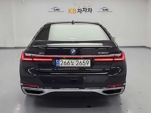 BMW 7-Series 730d xDrive Design Pure Excellence — пробег 110 000 км — фото 3 из 5