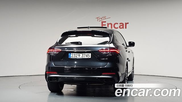 Maserati Levante из Кореи Encar