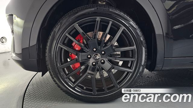 Maserati Levante из Кореи Encar