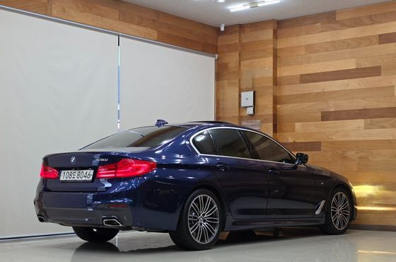 BMW 5-Series 530i M Sport Package Plus — пробег 45 530 км — фото 2 из 5