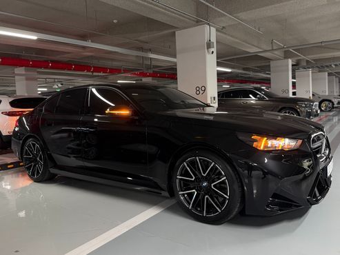 BMW M5 M5 Sedan — пробег 1 652 км — фото 2 из 5