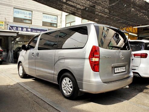 Hyundai Starex Van 3-Seater Smart — пробег 301 550 км — фото 4 из 5
