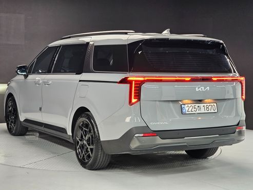 Kia Carnival 9-Seater Gravity — пробег 34 440 км — фото 4 из 5