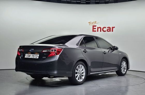 Toyota Camry Hybrid XLE — пробег 81 648 км — фото 2 из 5