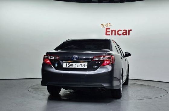 Toyota Camry Hybrid XLE — пробег 81 648 км — фото 4 из 5