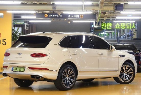 Bentley Bentayga 4.0 V8 EWB First Edition — пробег 9 330 км — фото 2 из 5