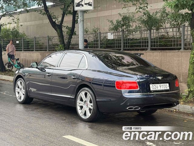 Bentley Flying Spur 4.0 — пробег 37 142 км — фото 5 из 5