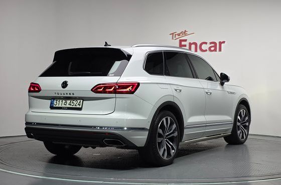 Volkswagen Touareg 4.0 TDI Prestige — пробег 55 318 км — фото 2 из 5