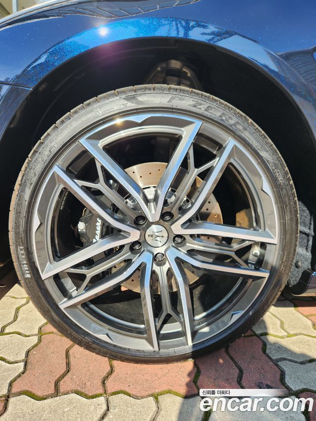 Maserati Quattroporte из Кореи Encar