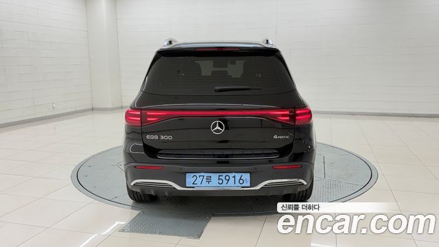 Mercedes-Benz EQB EQB300 4MATIC AMG Line — пробег 9 679 км — фото 4 из 5