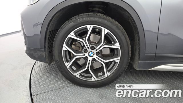 BMW X1 xDrive 20i xLine — пробег 77 489 км — фото 5 из 5