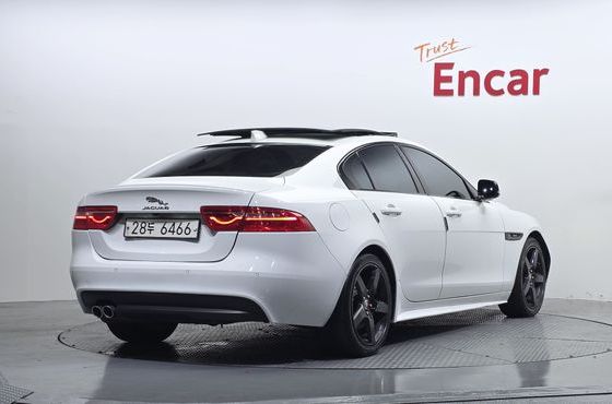 Jaguar XE 20d R-Sport — пробег 161 031 км — фото 2 из 5