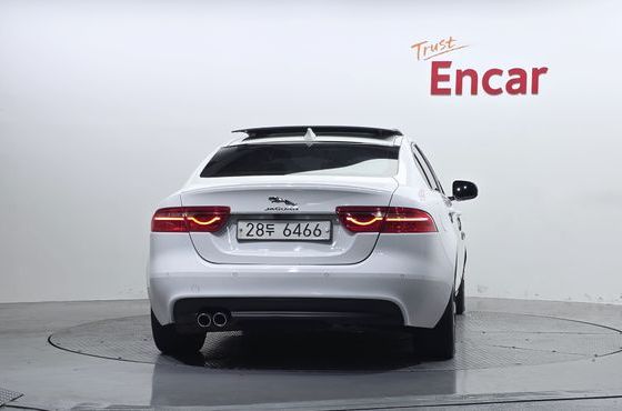 Jaguar XE 20d R-Sport — пробег 161 031 км — фото 4 из 5
