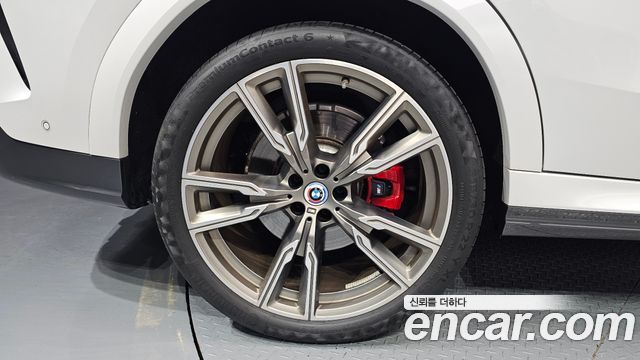 BMW X6 M50i — пробег 25 097 км — фото 5 из 5
