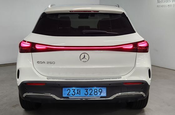 Mercedes-Benz EQA EQA250 AMG Line — пробег 180 км — фото 4 из 5