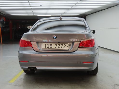BMW 5-Series 520i Sedan — пробег 84 450 км — фото 3 из 5