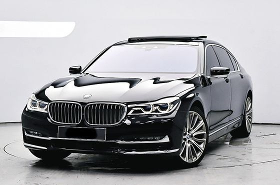 BMW 7-Series 750Li xDrive — пробег 67 413 км — фото 1 из 5
